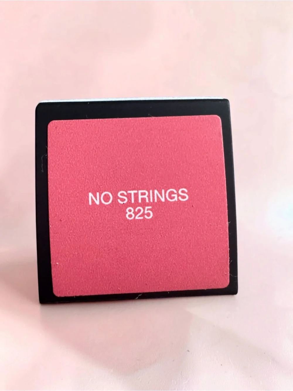 NARS Explicit Lipstick - No Strings 825 NIB